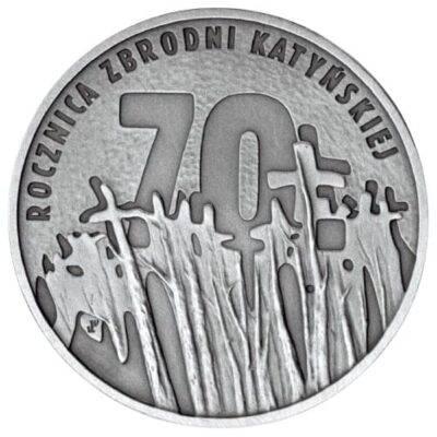 Srebrna moneta 70. Rocznica Zbrodni Katyńskiej 10 zł 2010 – awers i rewers, moneta kolekcjonerska NBP Srebrna Moneta Inwestycyjna z napisem "70. rocznica zbrodni katyńskiej" i symbolami ofiar.